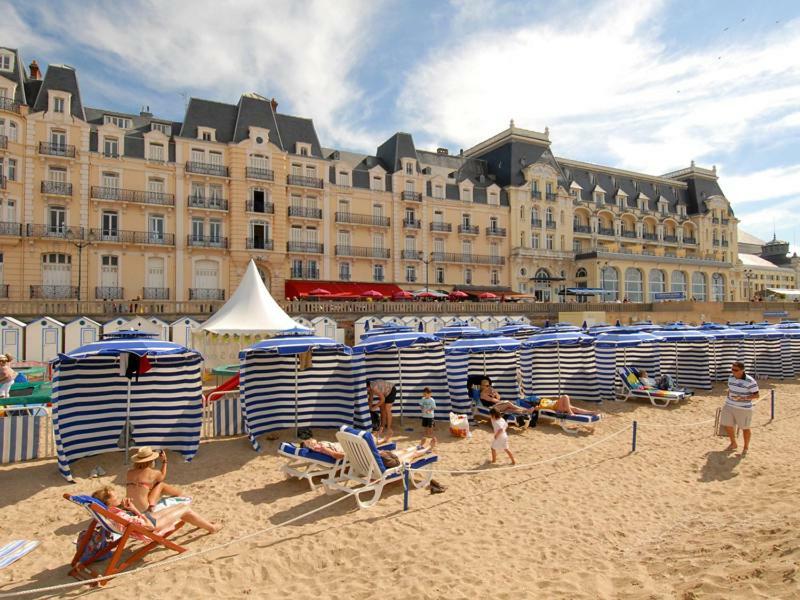 Cabourg - Hyper Centre, plage Buitenkant foto